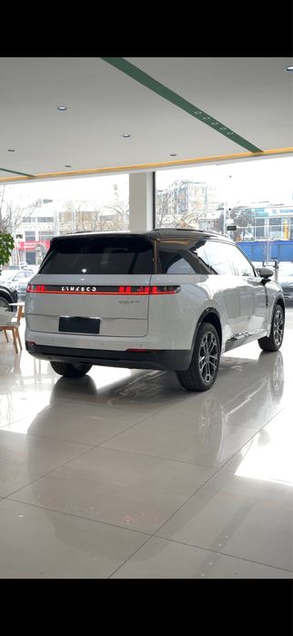 Lynk & Co 900 gibrid