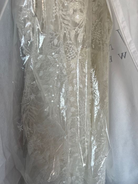 Рокля Бяла с детайли