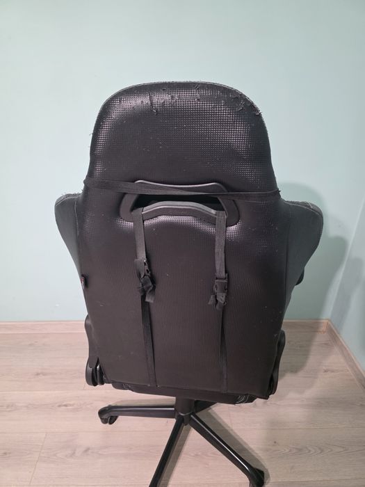 Vand scaun gaming 200ron