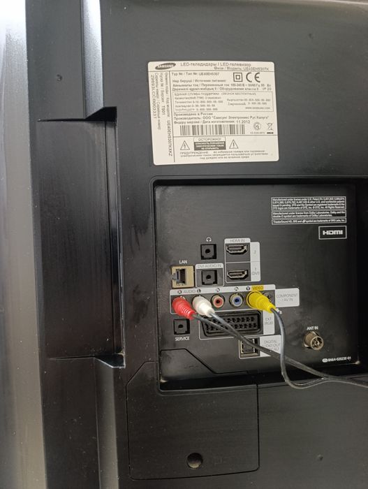 Продам смарт телевизор Samsung