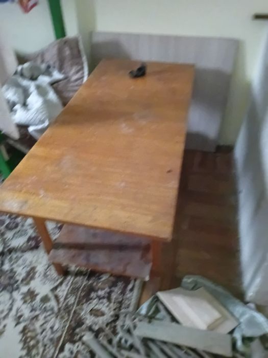 Стол для кухни.         .