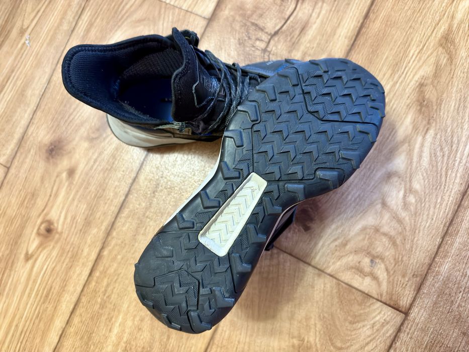 Продаю кроссовки Adidas Terrex Hyperblue Mid Rain.RDY