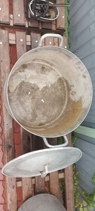 Продам кострюли 30 литровые