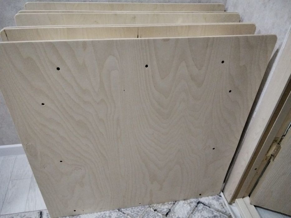 Продам 2 стола чемодан