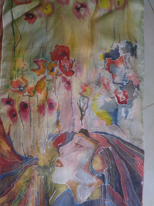 Шал, рисуван върху коприна със специални  бои. дърво на живота. любов