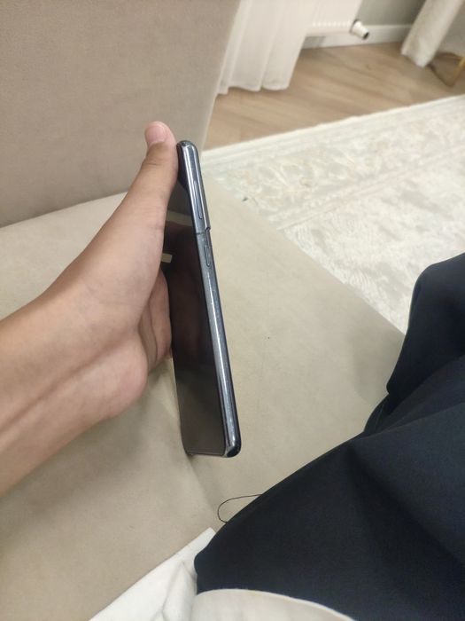Samsung S21 продам