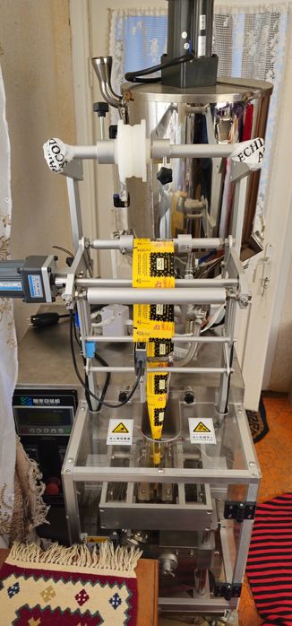 Vand utilaj de ambalat miere la stick