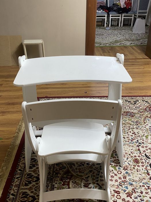 Детский стол для учебы и т.д