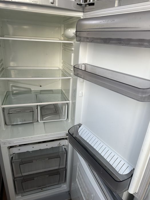 Холодильник Ariston