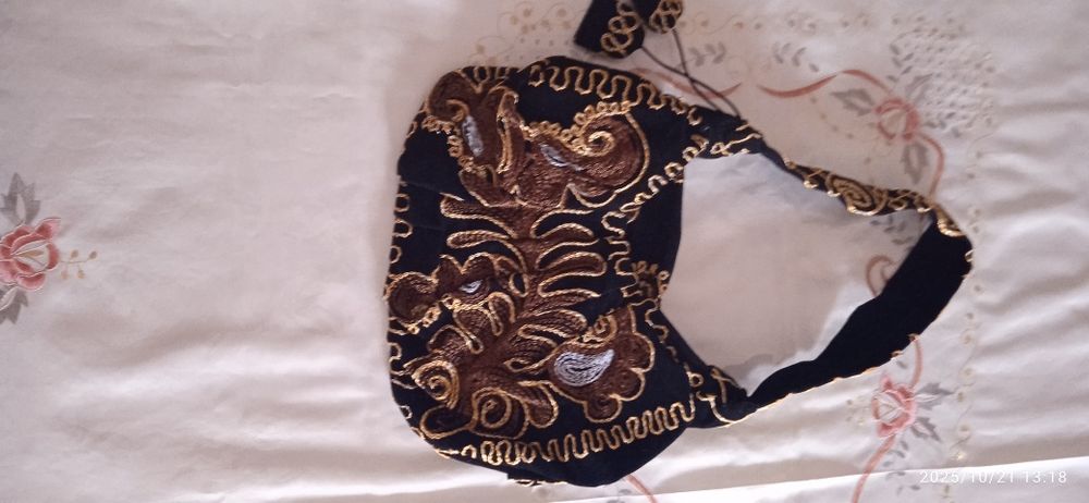 Sumkalar sotiladi. Holati zoʻr. 30 mingdan berib yuboraman.