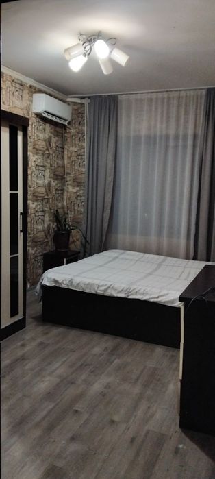 Срочно Продам 3× комнатную квартиру на Массиве Анаркулова