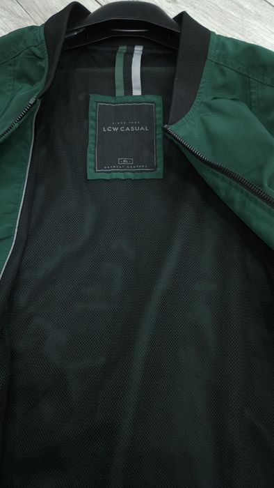 Мъжко тънко яке в зелен цвят LC WAIKIKI