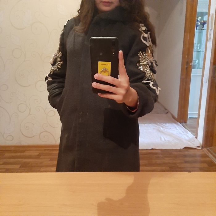 Пальто теплое с капюшоном