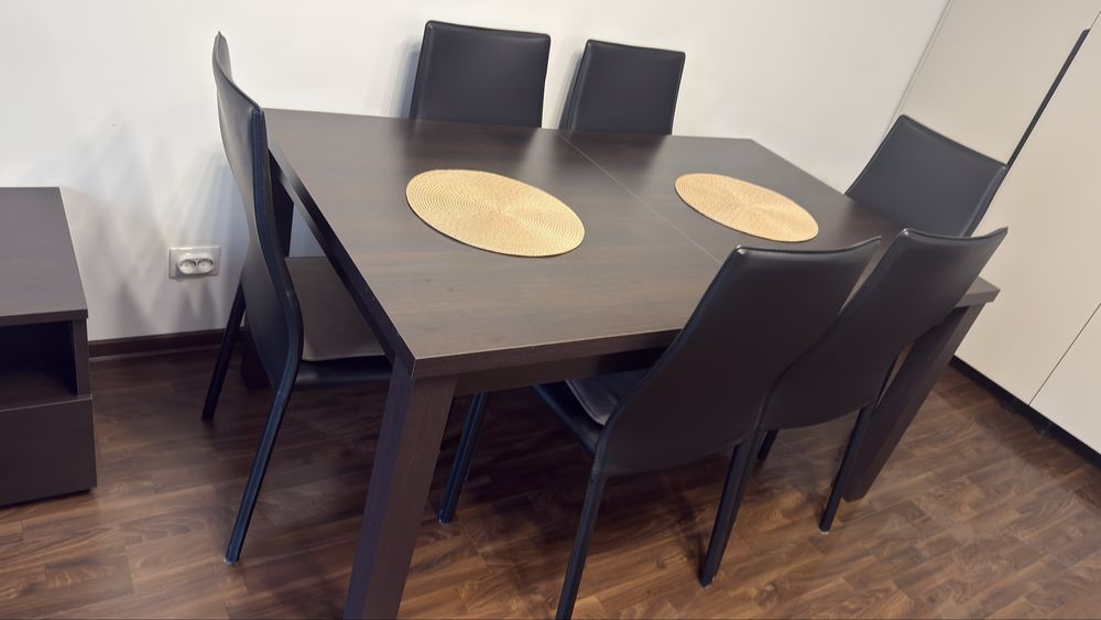 Masa extensibila cu 6 scaune - aproape noua