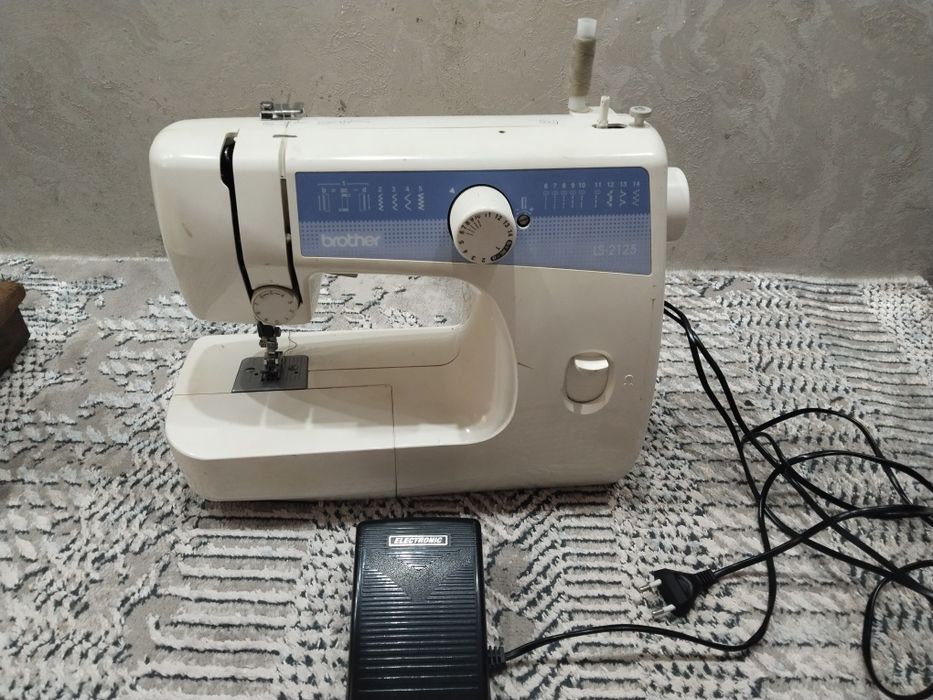 Швейная машина 2шт
