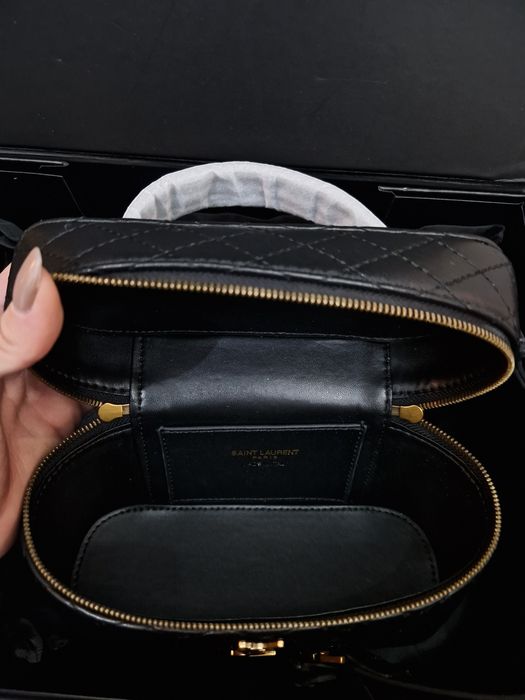 YSL Saint Laurent Gaby Vanity Black
Piele naturala
