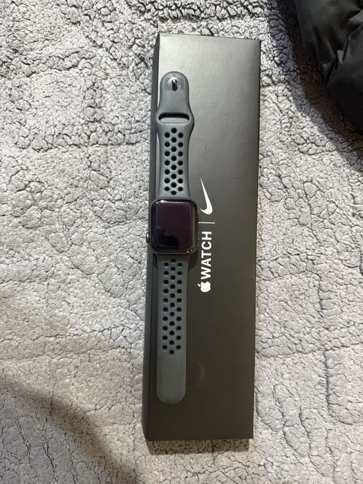 Эпл вотч SE Nike