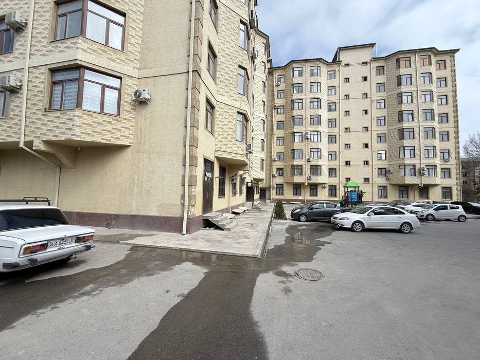 Продаётся 465м² полуподвал 4м потолок ,Рудаки