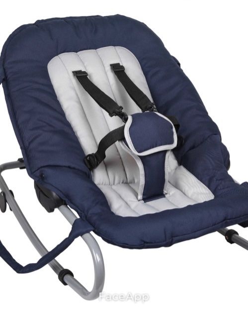 Balansoar bebe la mana