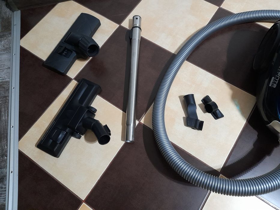 Aspirator Rowenta -aproape nou