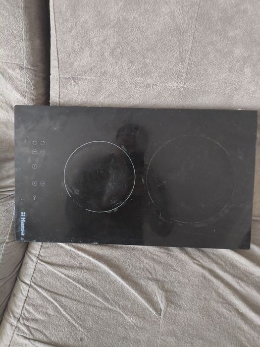 Продам электроплиту Hansa