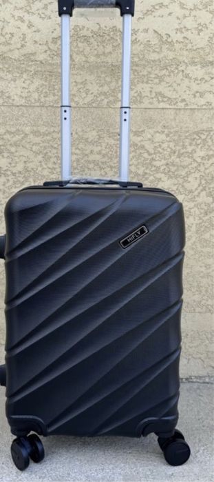 Чемоданы маленькие