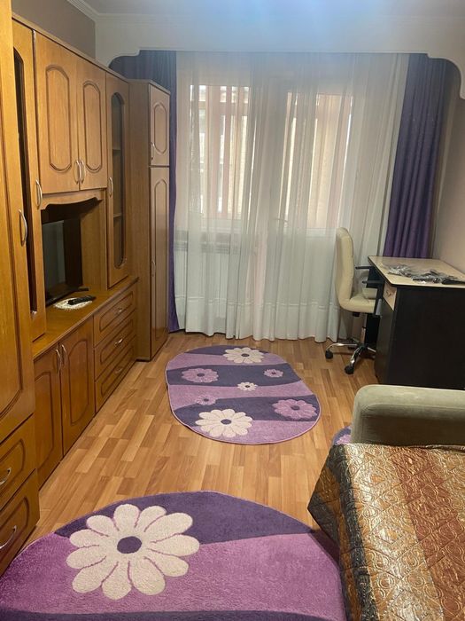 Închiriez apartament cu 2 camere