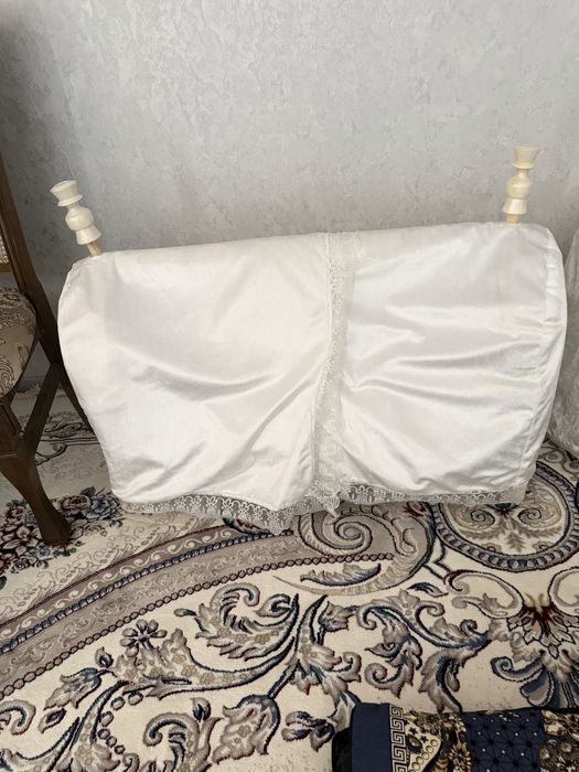 Oq Beshik hamma narsalari bilan(korpacha,pardasi, bogichlari