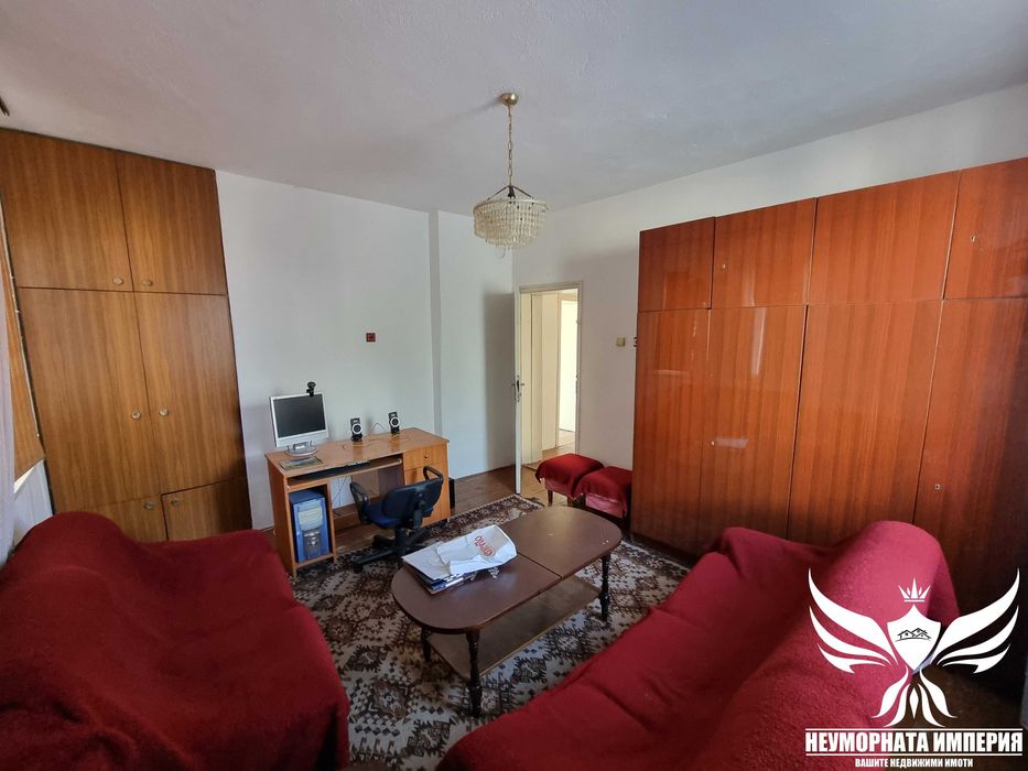 Продавам многостаен РЗП135кв с два гаража в Асеновград,кв.Долни Воден