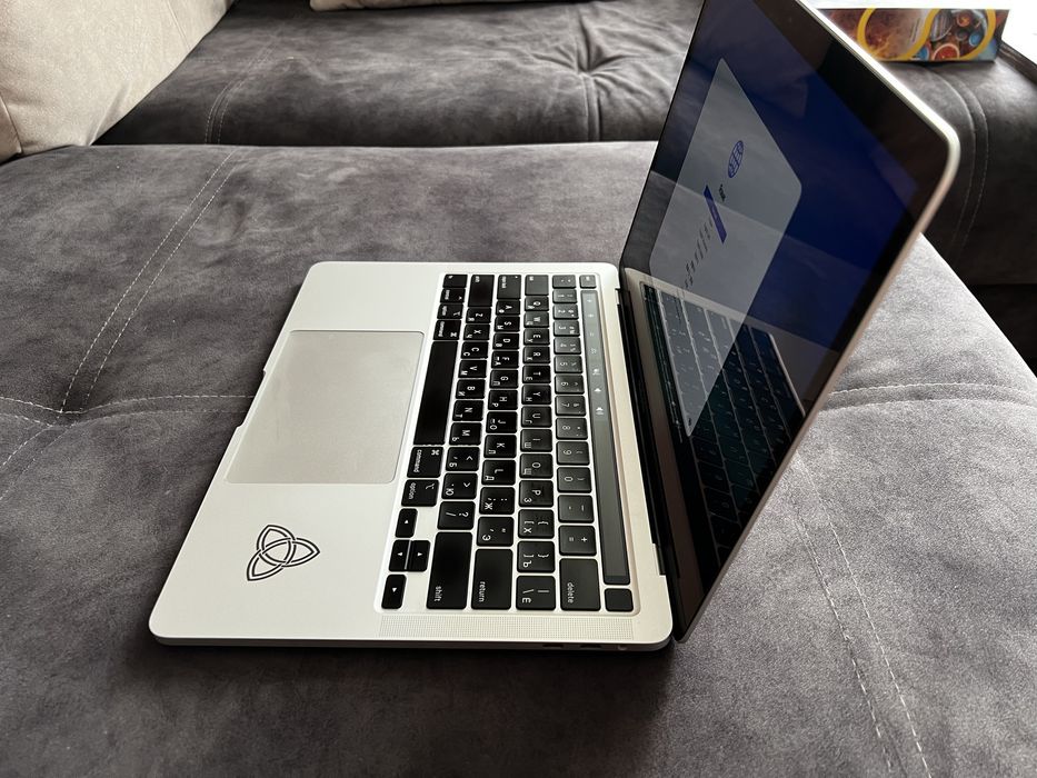 MacBook Pro 13” 2020 / Intel Core i5 / 16GB / A2251 / Silver