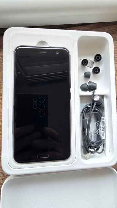 Телефон HTC U11 Brilliant black