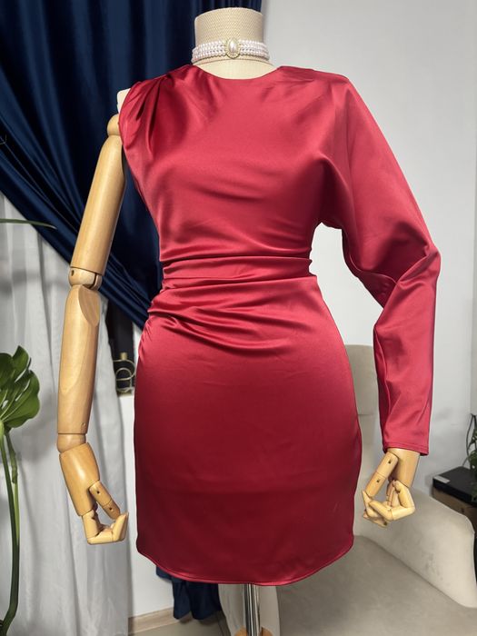 Rochie scurta eleganta rosie de seara asimetrica marimea S Zara