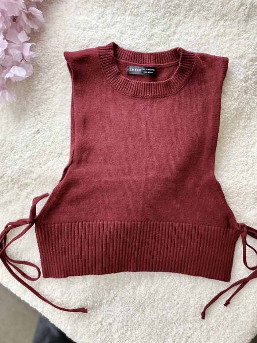 Плетен елек в бордо