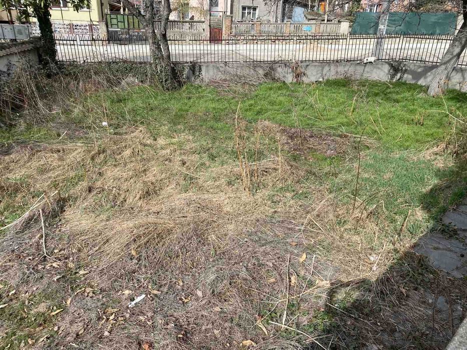 КЪЩА с РЗП 160 кв.м., двор 566 кв.м., град Карлово