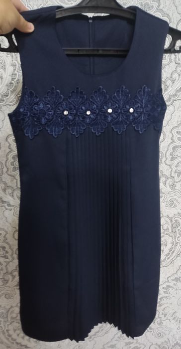 Продам школьную форму для девочки.