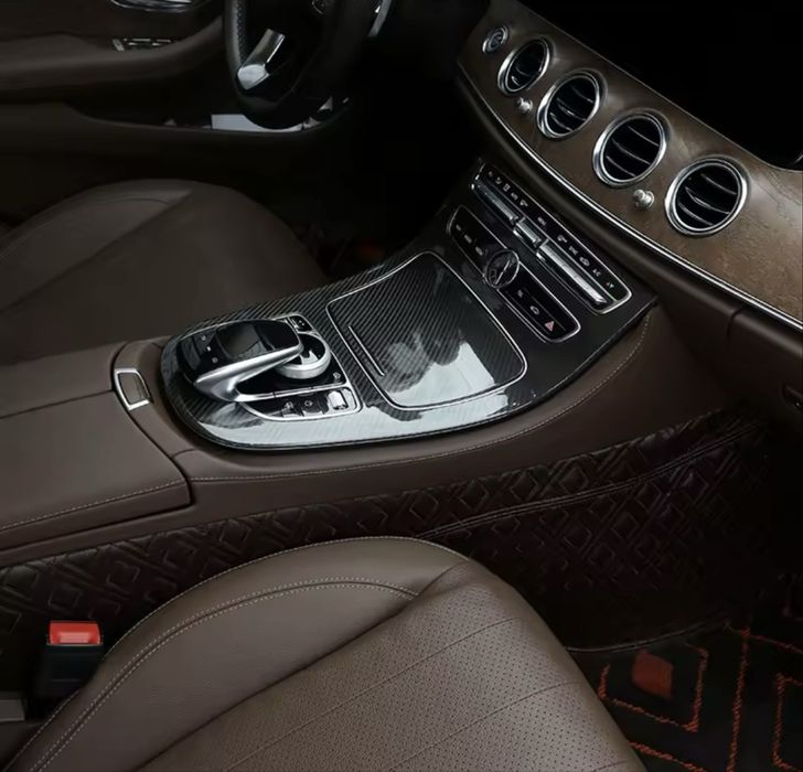 Mercedes W213 Карбонов капак за централна конзола
