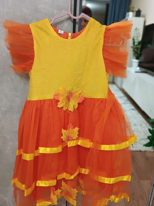 Платья, костюмы для девочки