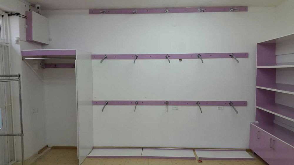 Мебель для магазина одежды