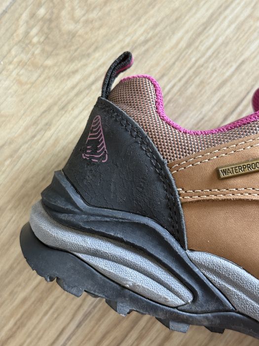 Трекинговые ботинки