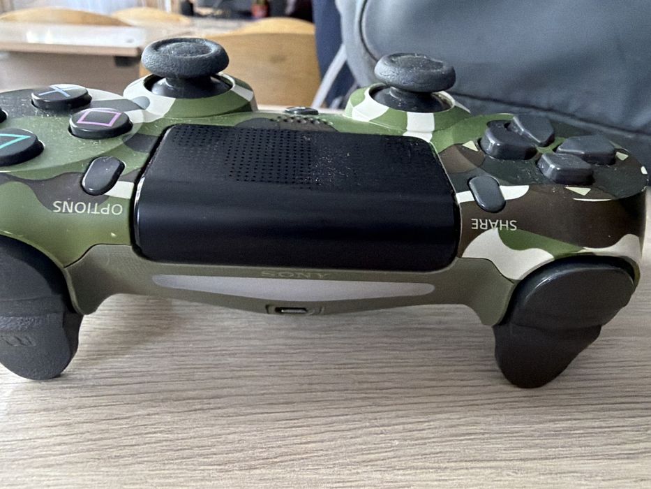 Продаю Джойстик PS4