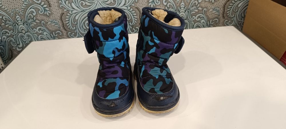 Продам детскую обувь