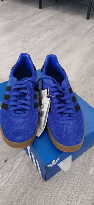Vând adidas Gazelle noi.