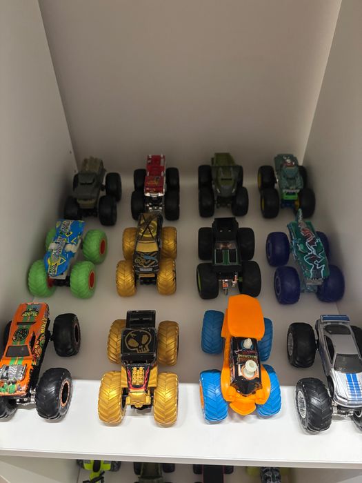 Комплект игрушек Монстер-трак 38 шт