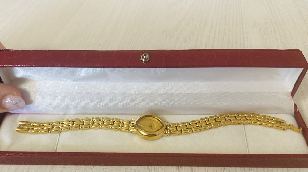 Срочно продам золотые часы