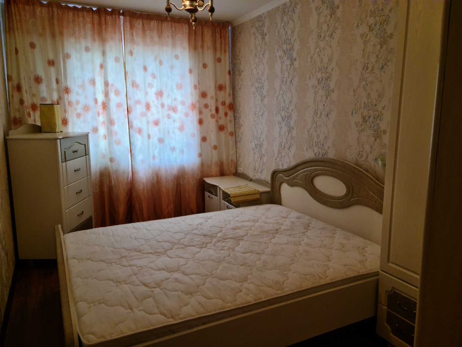 Продается спальный гарнитур белого цвета