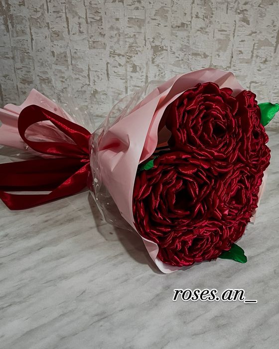 Атласные розы, пионы, тюльпаны