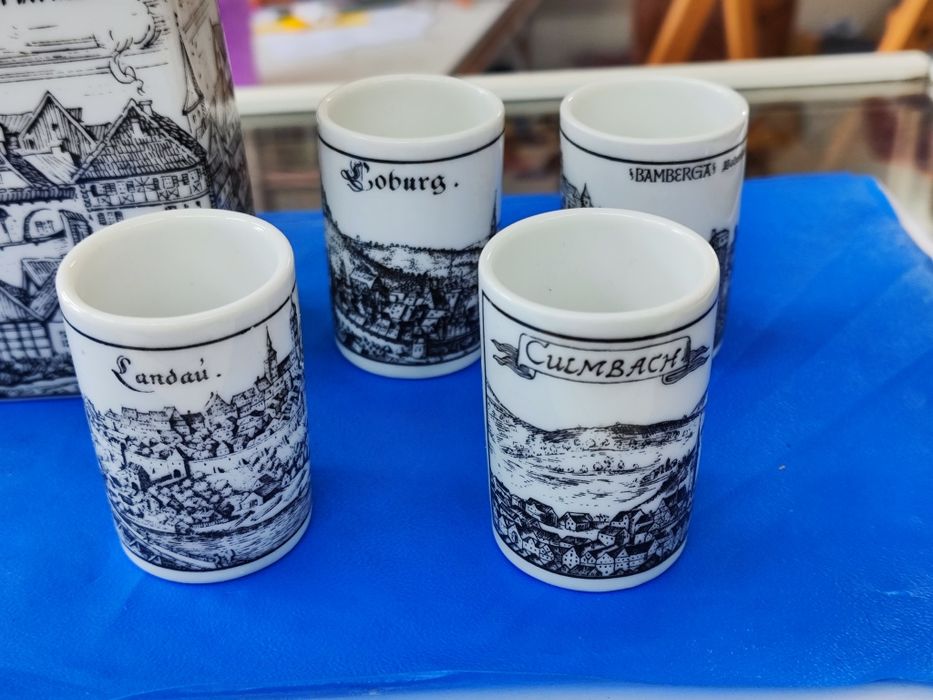 Порцеланова бутилка с 4 чашки Altenkunstadt Germany