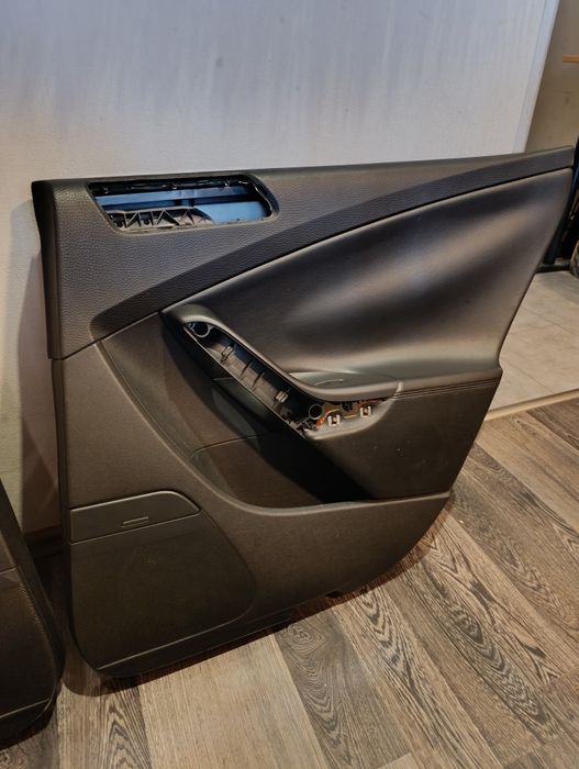 Кори за задните врати на Passat B6 Комби