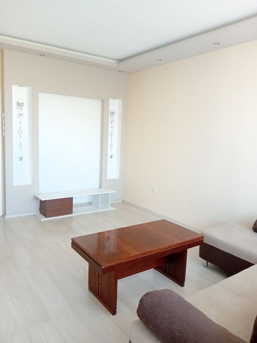 Дава се под наем Четиристаен апартамент в Асеновград - 70 кв.м за 398.82 € - Снимка #1