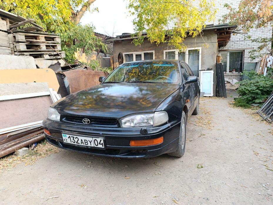 Продам срочно. Тойота камри 10